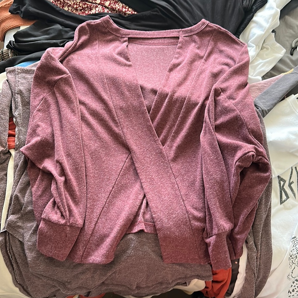 Maroon long sleeve open back crop top